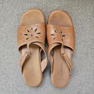 Clarks Cutout Flower Leather Sandal